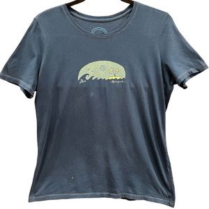 Life Is Good- Medium Classic fit. Front island design, back logo.